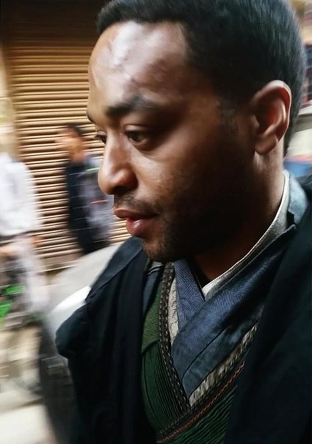 Doctor Strange: Baron Mordo na prvních fotkách | Fandíme filmu