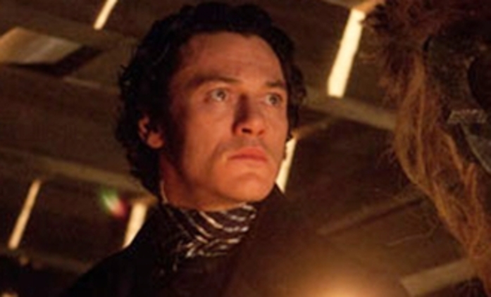 Dracula Untold: Luke Evans na prvním plakátu | Fandíme filmu