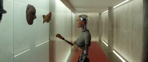 Ex Machina: Sci-fi s umělou inteligencí v nové ukázce | Fandíme filmu