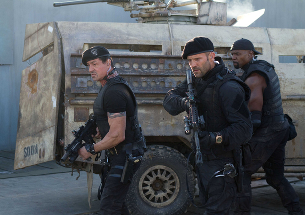 Expendables 2: Pirátský trailer bouchá jako o život | Fandíme filmu