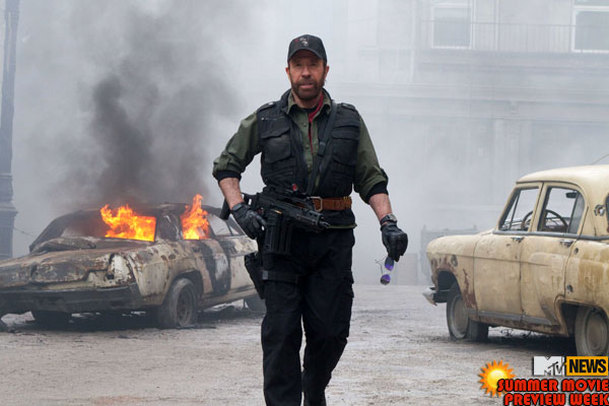 Expendables 2: Nové fotky s Arniem i Willisem | Fandíme filmu