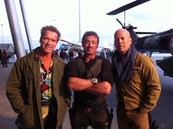 The Expendables II: Arnie, Sly i Bruce na prvních fotkách | Fandíme filmu