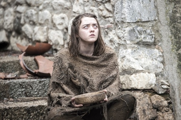 Hra o trůny: Maisie Williams opět provokuje řečmi o finále | Fandíme serialům