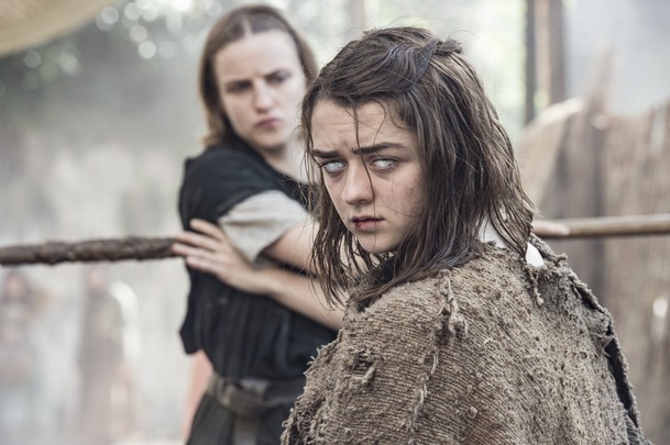 Hra o trůny: Maisie Williams opět provokuje řečmi o finále | Fandíme serialům