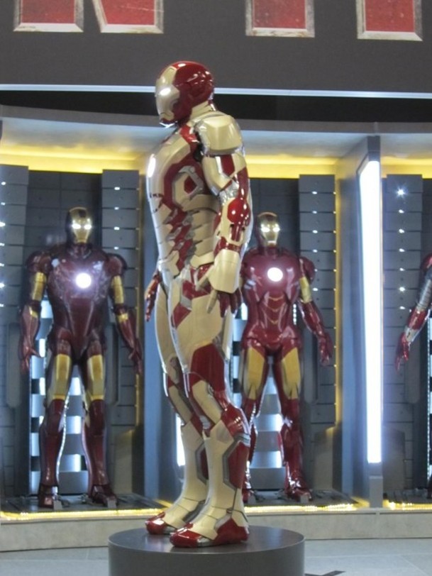 Iron Man 3: První pohled na Tonyho novou zbroj | Fandíme filmu