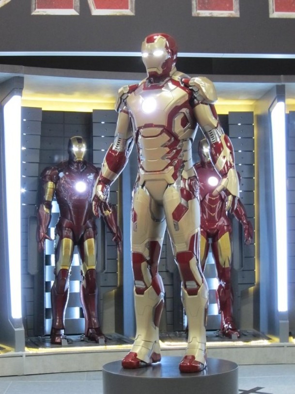 Iron Man 3: První pohled na Tonyho novou zbroj | Fandíme filmu