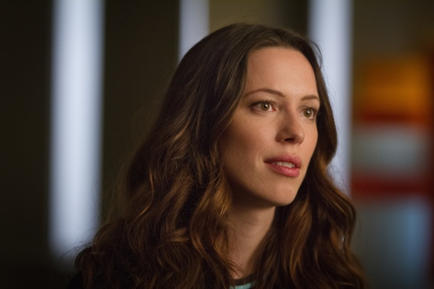 The Night House: Rebecca Hall po smrti manžela čelí strašlivému tajemství | Fandíme filmu