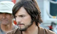 jOBS: První fotky plně namaskovaného Ashtona Kutchera | Fandíme filmu