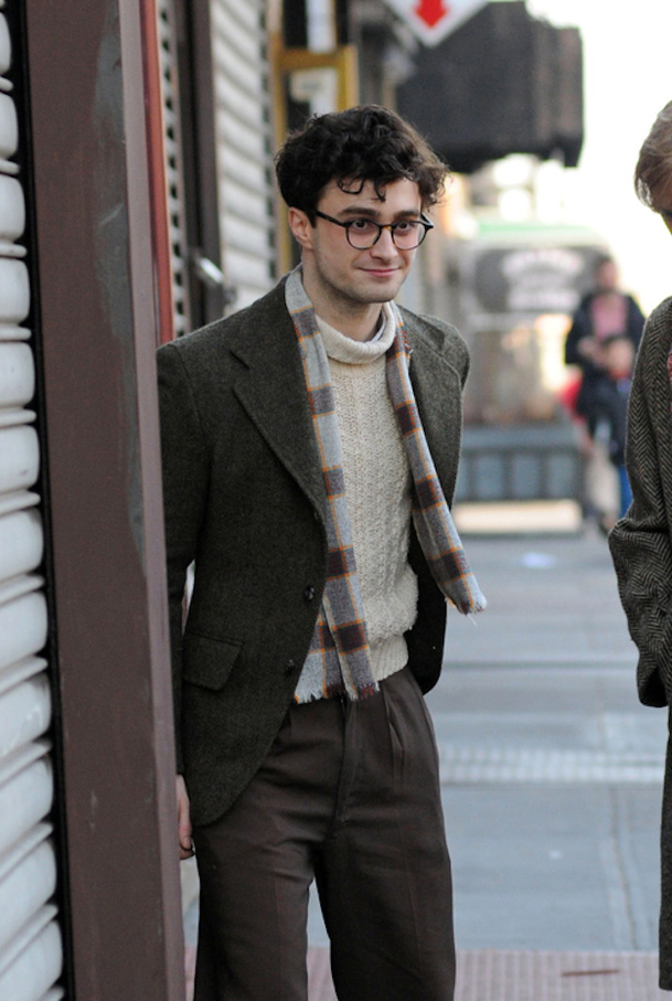 Daniel Radcliffe jako Alan Ginsberg na prvních fotkách | Fandíme filmu