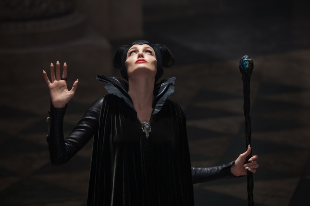 Maleficent je v kinech, koukněte na poslední trailery | Fandíme filmu