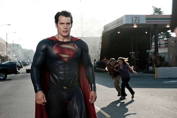 Henry Cavill by se údajně mohl vrátit do role Supermana | Fandíme filmu