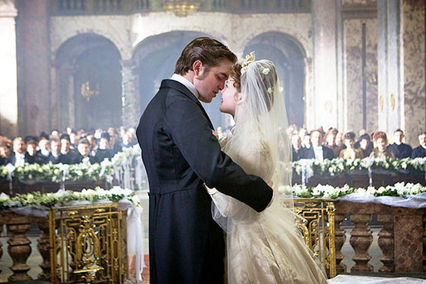 Miláček: Robert Pattinson na vášnivých fotografiích | Fandíme filmu