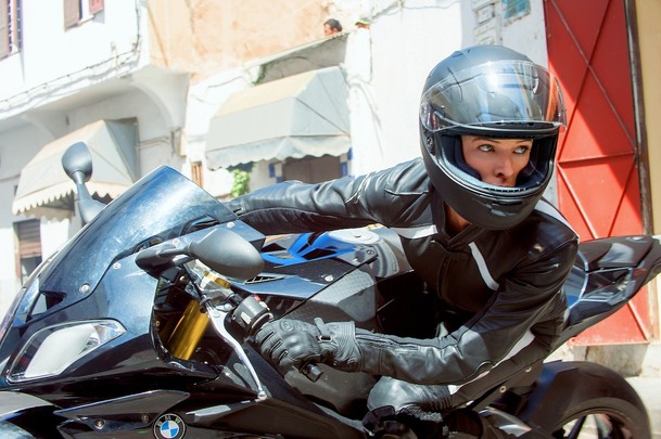 Mission: Impossible 7: Tom Cruise opět létá vzduchem, tentokrát na motorce | Fandíme filmu