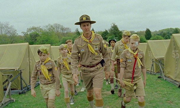 Moonrise Kingdom: Bruce Willis pronásleduje malé děti | Fandíme filmu