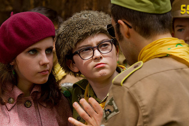 Moonrise Kingdom: Bruce Willis pronásleduje malé děti | Fandíme filmu