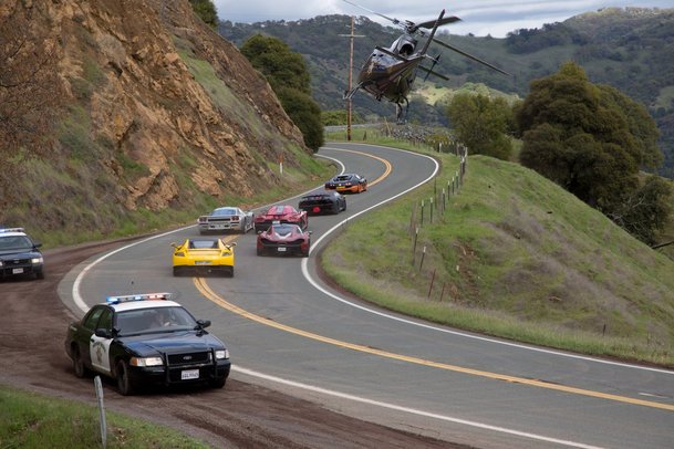 Need For Speed: 24 fotek nabušených sporťáků | Fandíme filmu