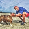 Dwayne Johnson s chutí převzal Zlatou malinu za Baywatch | Fandíme filmu