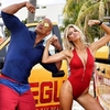 Dwayne Johnson s chutí převzal Zlatou malinu za Baywatch | Fandíme filmu