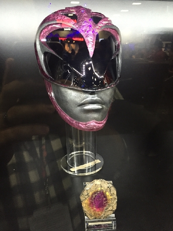 Power Rangers: Detailní pohled na helmy a silomince | Fandíme filmu
