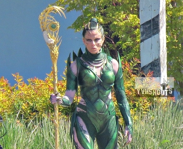 Power Rangers: Rita Repulsa na fotkách a videu z natáčení | Fandíme filmu