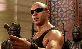 Riddick: Čtvrtý film s vesmírným zabijákem se podle Diesela blíží | Fandíme filmu