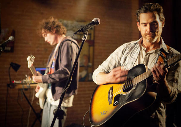 Rudderless: William H. Macy poprvé na režijní sesli | Fandíme filmu