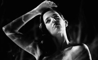 Sin City 2: Nahá Eva Green kouřem oděná | Fandíme filmu