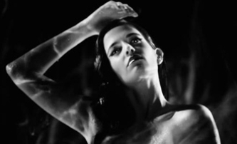 Sin City 2: Nahá Eva Green kouřem oděná | Fandíme filmu