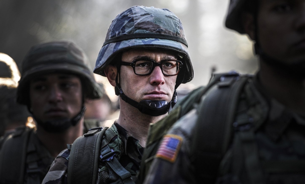 Snowden: Oliver Stone se vrací s politickým thrillerem na motivy skutečných událostí
