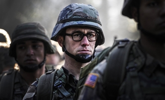 Snowden: Oliver Stone se vrací s politickým thrillerem na motivy skutečných událostí | Fandíme filmu