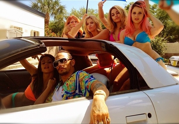 Spring Breakers: Nálož polonahých těl a party atmosféry | Fandíme filmu