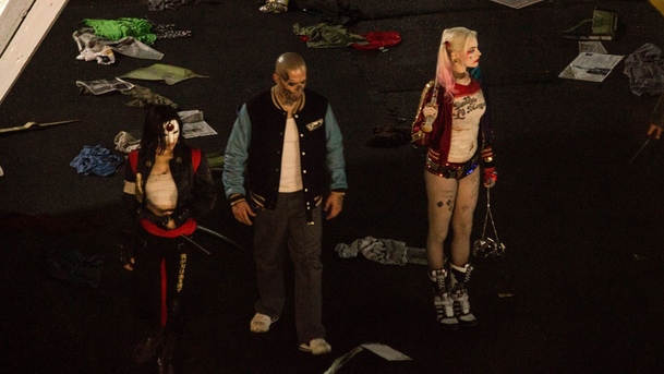 Suicide Squad: Deadshot v akci a další fotky z natáčení | Fandíme filmu
