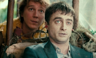 Swiss Army Man: Daniel Radcliffe hraje prdící mrtvolu | Fandíme filmu