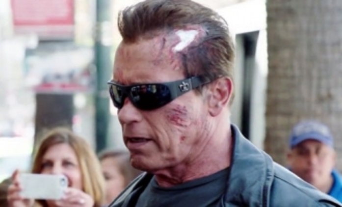 Terminátor: Genisys - Arnold si střílí z fanoušků | Fandíme filmu