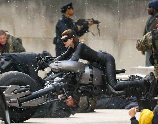 The Dark Knight Rises: Catwoman na spoustě fotek | Fandíme filmu