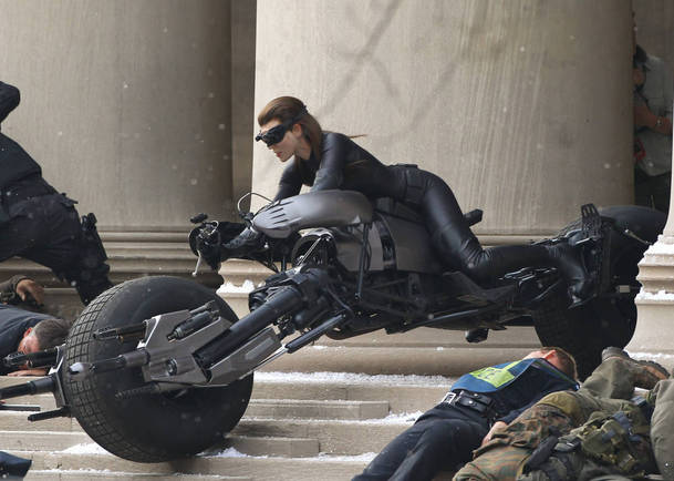 The Dark Knight Rises: Catwoman na spoustě fotek | Fandíme filmu