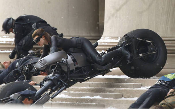 The Dark Knight Rises: Catwoman na spoustě fotek | Fandíme filmu