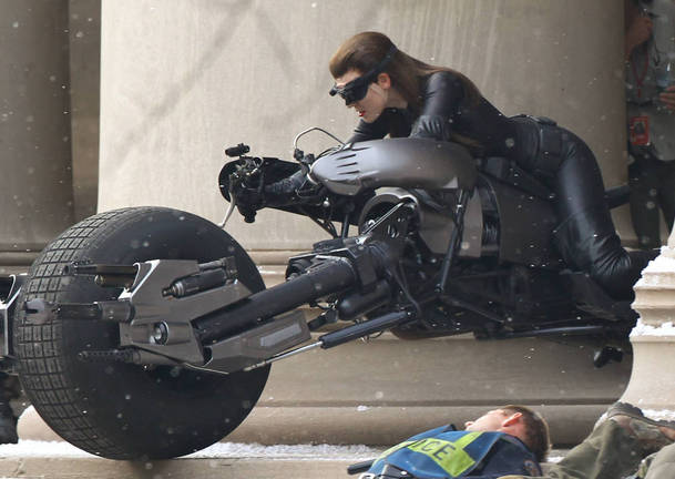 The Dark Knight Rises: Catwoman na spoustě fotek | Fandíme filmu