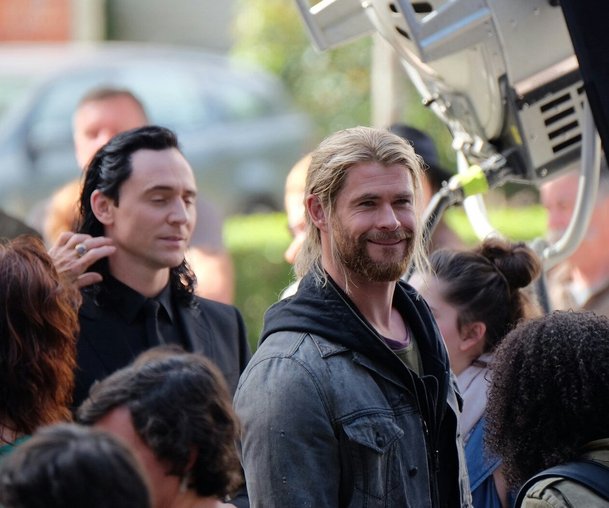 Thor Ragnarok se přesouvá do "New Yorku" a ukázala se Hela | Fandíme filmu