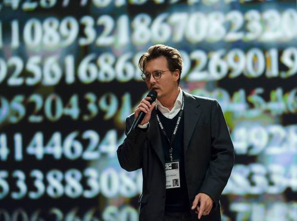 Transcendence: Včera byl ještě Johnny Depp jen člověk | Fandíme filmu