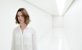 The Night House: Rebecca Hall po smrti manžela čelí strašlivému tajemství | Fandíme filmu