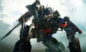 Spielberg chce, aby Michael Bay natočil další Transformers | Fandíme filmu