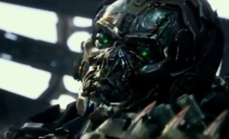 Transformers 4: Záporák hrozí a minuta narvaná akcí | Fandíme filmu