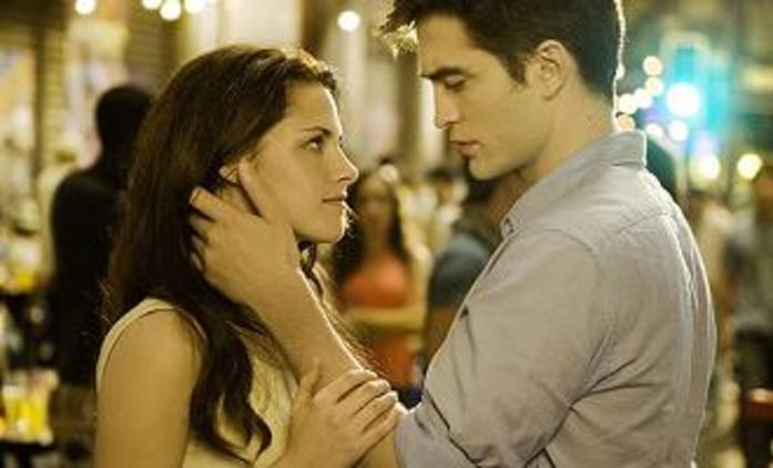 Twilight sága: Rozbřesk: Nový plakát | Fandíme filmu