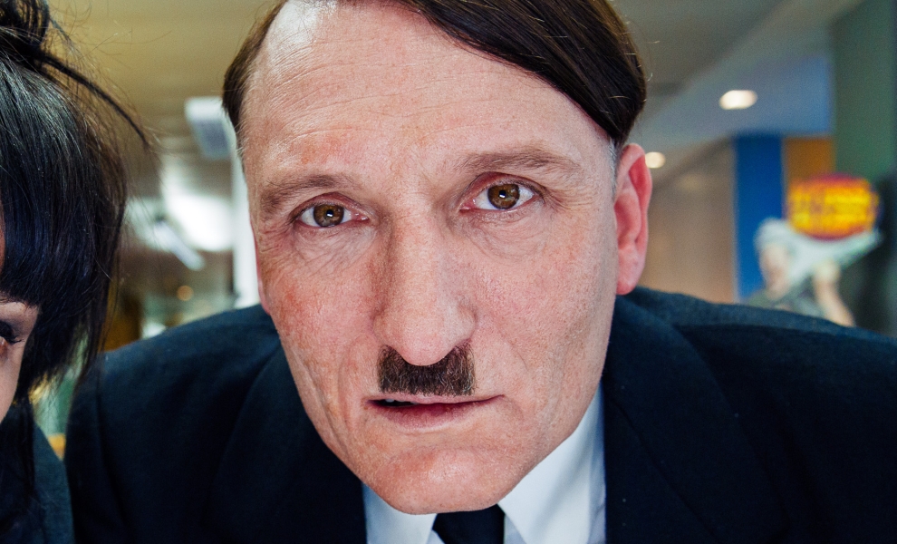 Už je tady zas: Hitler se vrací