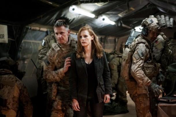 Zero Dark Thirty: Čerstvé fotky a dva nové plakáty | Fandíme filmu