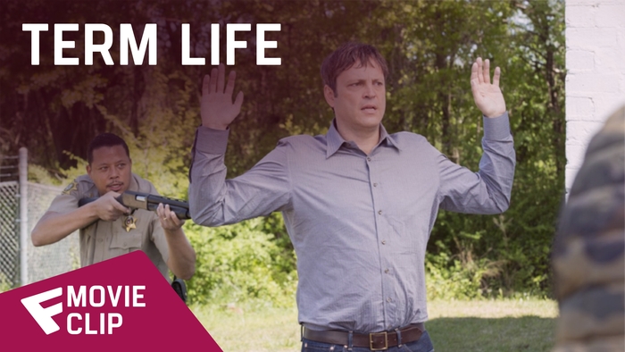 Term Life - Movie Clip (Do You Believe Everything You Read?) | Fandíme filmu