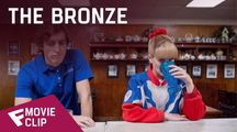 The Bronze - Movie Clip (Learning to Say No) | Fandíme filmu