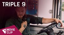 Triple 9 - Movie Clip (He's on foot) | Fandíme filmu